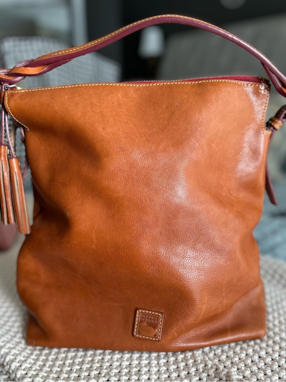 STUNNING Dooney & Bourke Leather bag